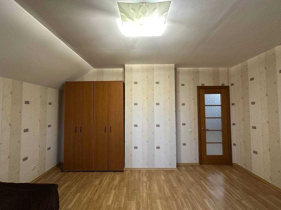 Продаж будинку 191м2 4 кімнати 18 соток