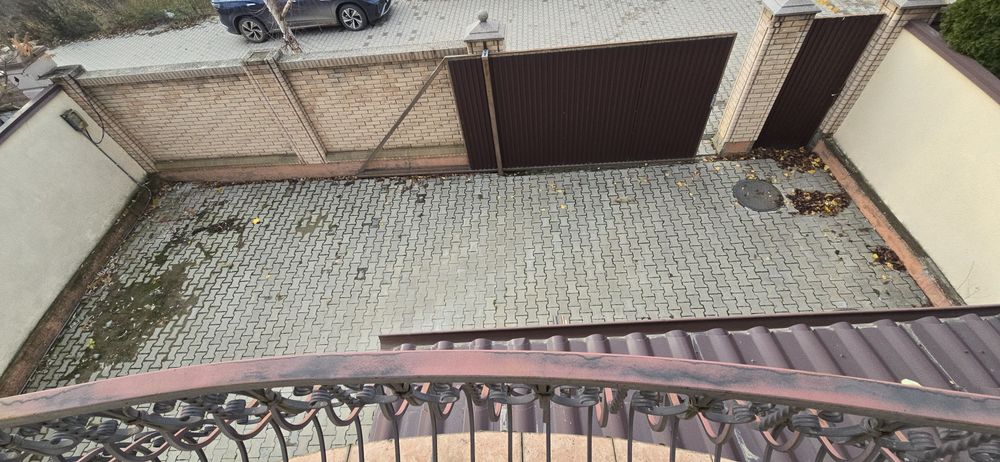 Невеликий будинок 75 кв.м.  в елітному районі