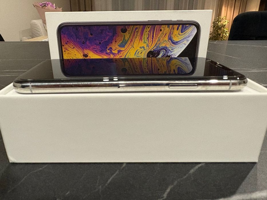 iPhone XS Silver 64GB