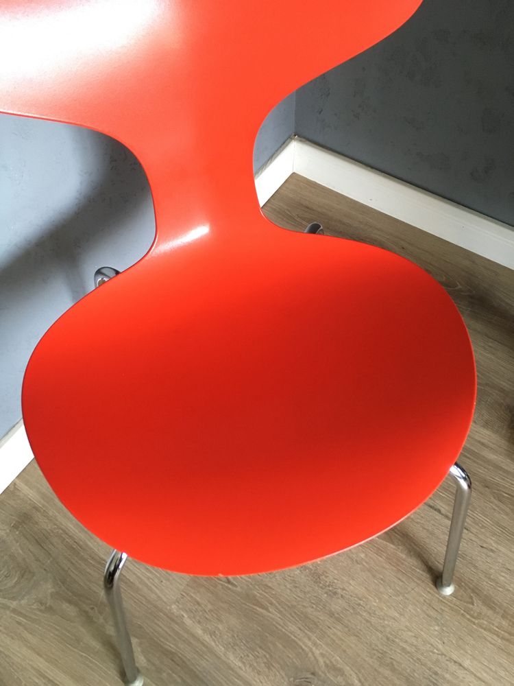 Bernhardt Design Orbit by Ross Lovegrove krzesło