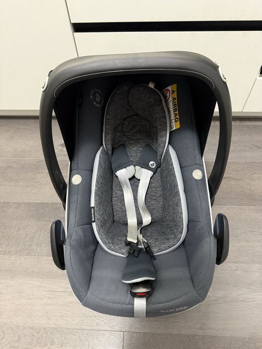 Автокрісло MAXI-COSI Pebble Pro i-Size (Essential Grey)