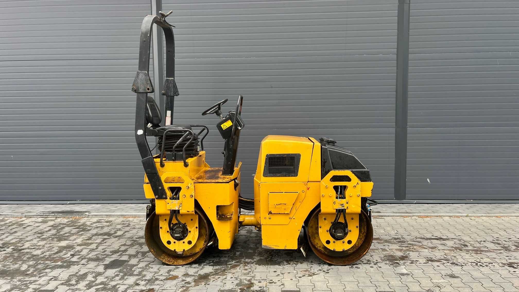 WALEC DYNAPAC cc102   3 T  wibracje  2001 rok