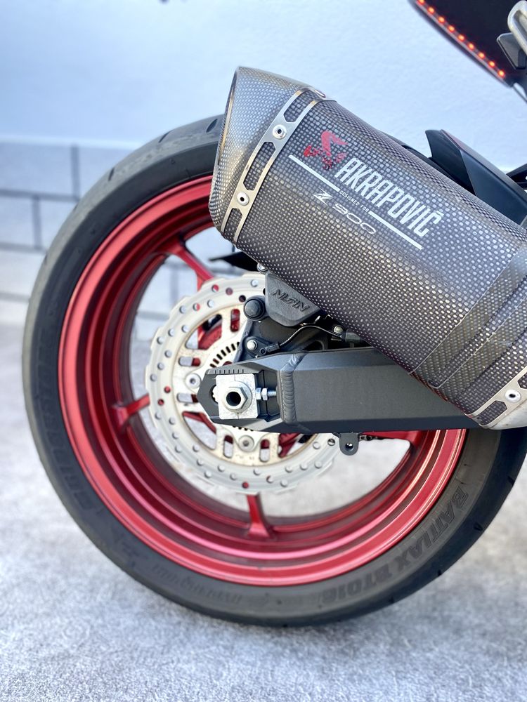 Kawasaki Z900 Performance.