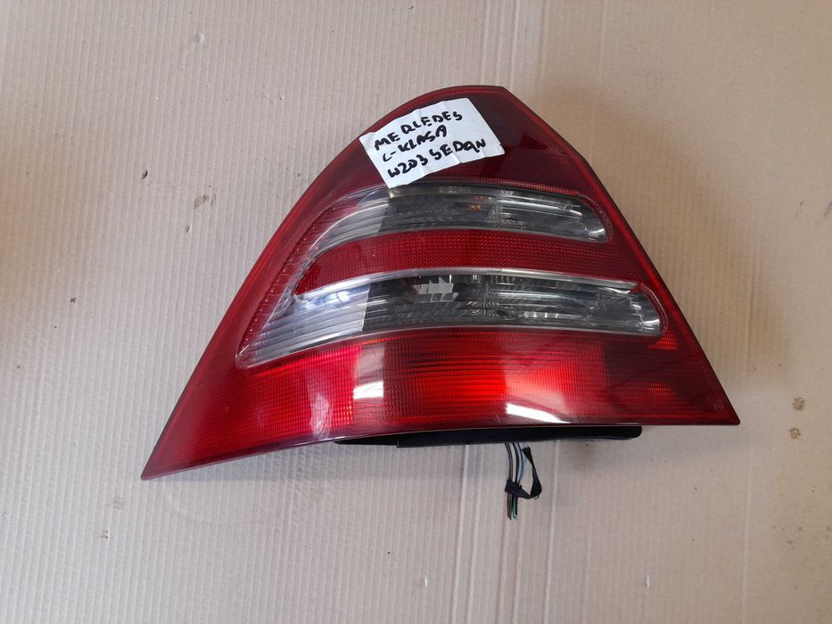 Lampa tylna lewa Mercedes C Klasa W203 Sedan