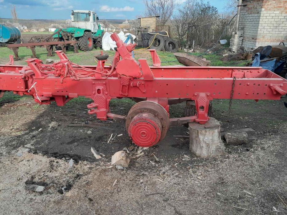 Т-150К в розібраному стані