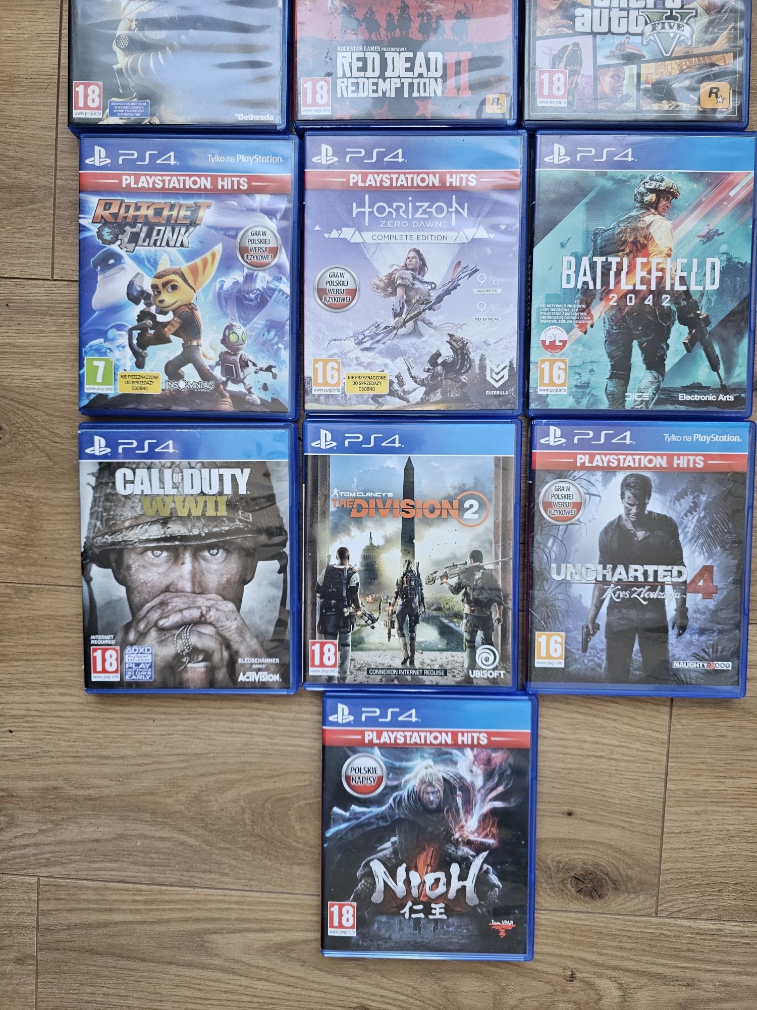 Używane gry na PS4, ceny od 25 do 60 zł. Stan bardzo dobry.