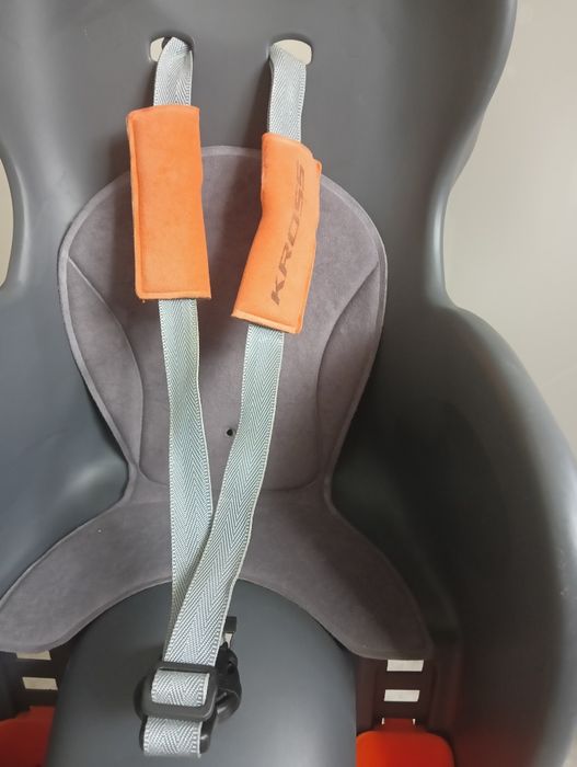 Fotelik rowerowy Kross z kaskiem