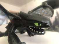Беззубик Toothless и Тиранозавр