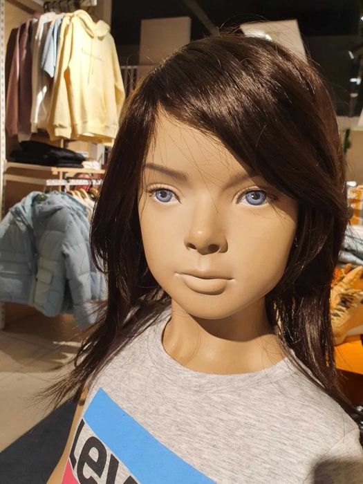 Manequim realista /menina / Idade 6 anos