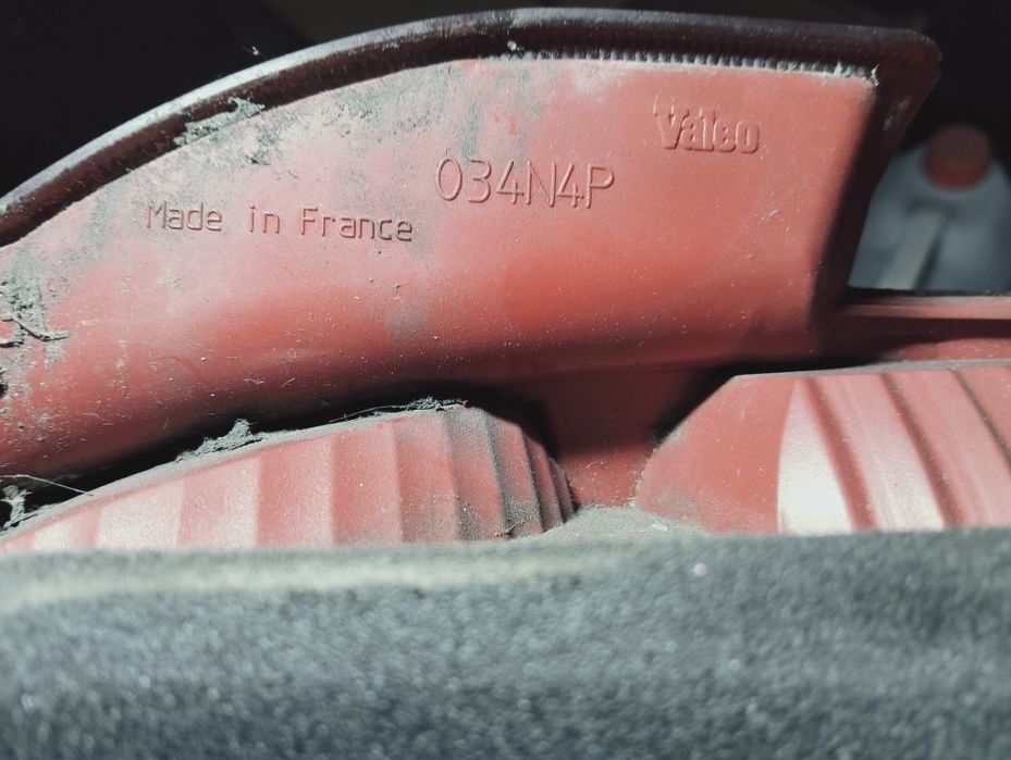 Farolim Toyota Avensis