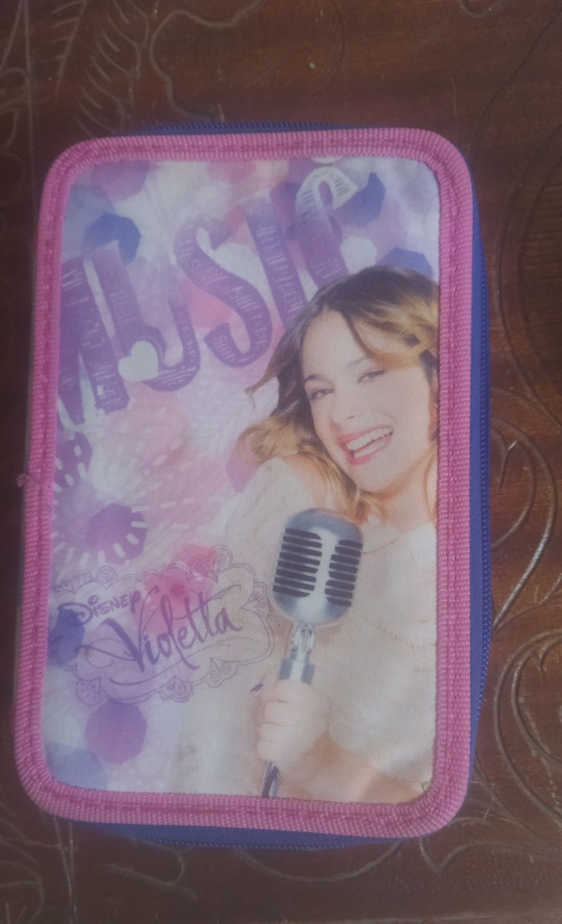 Estojo da Violeta.