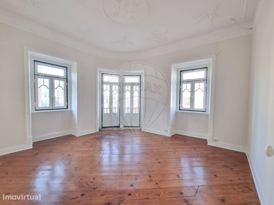 Apartamento T4 para arrendamento