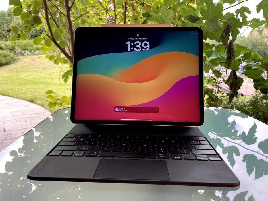 iPad Pro 12.9” 2021 1TB + Magic Keyboard + Apple Pencil
