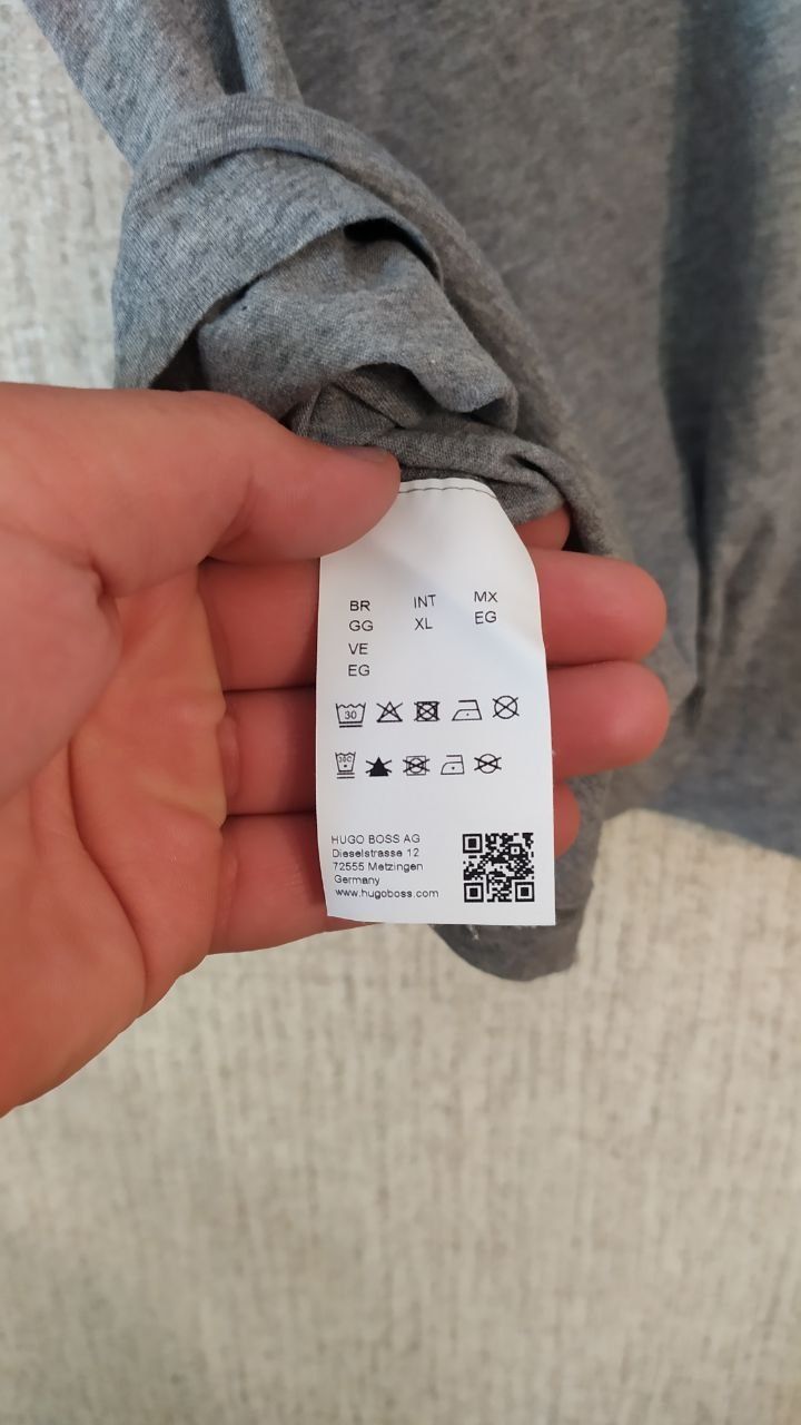 Футболка від Hugo Boss L XL