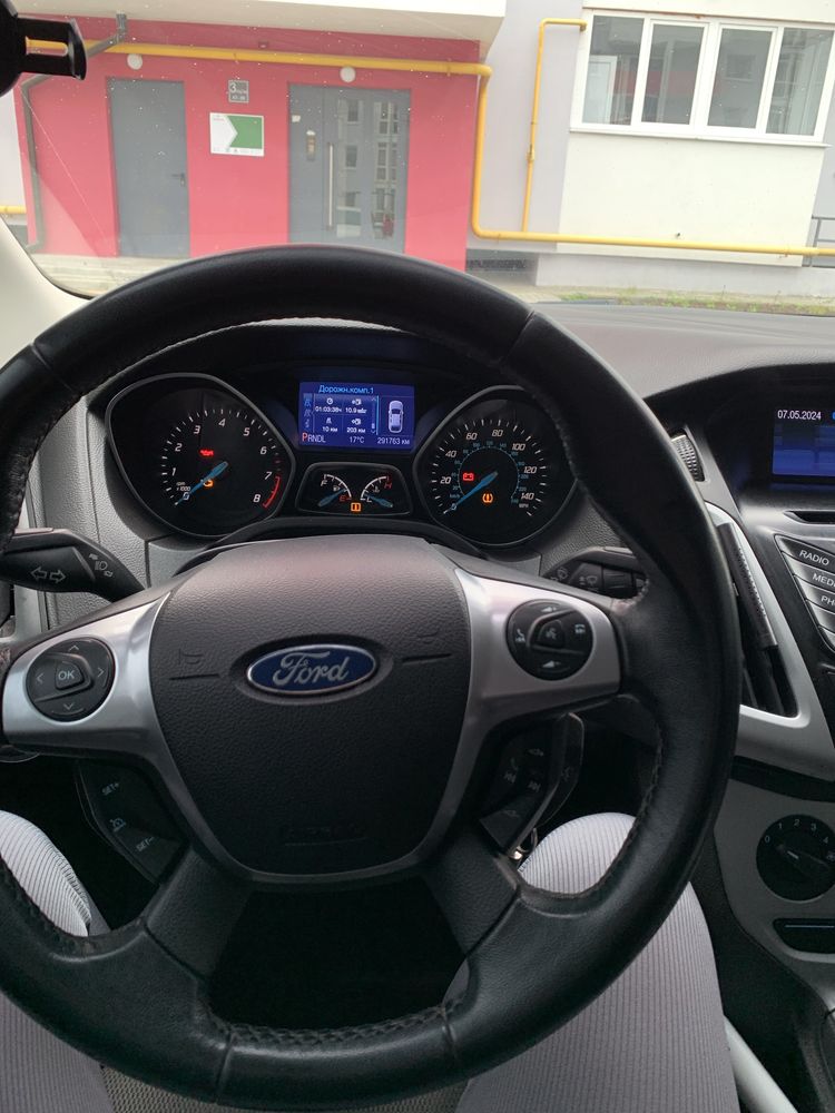 Продаж Ford focus 2013 року