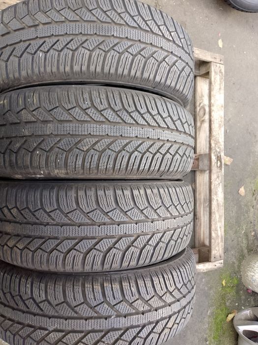 Opony zimowe 205/60/16