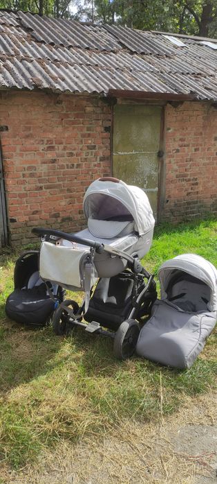 Продам коляску 3 в 1