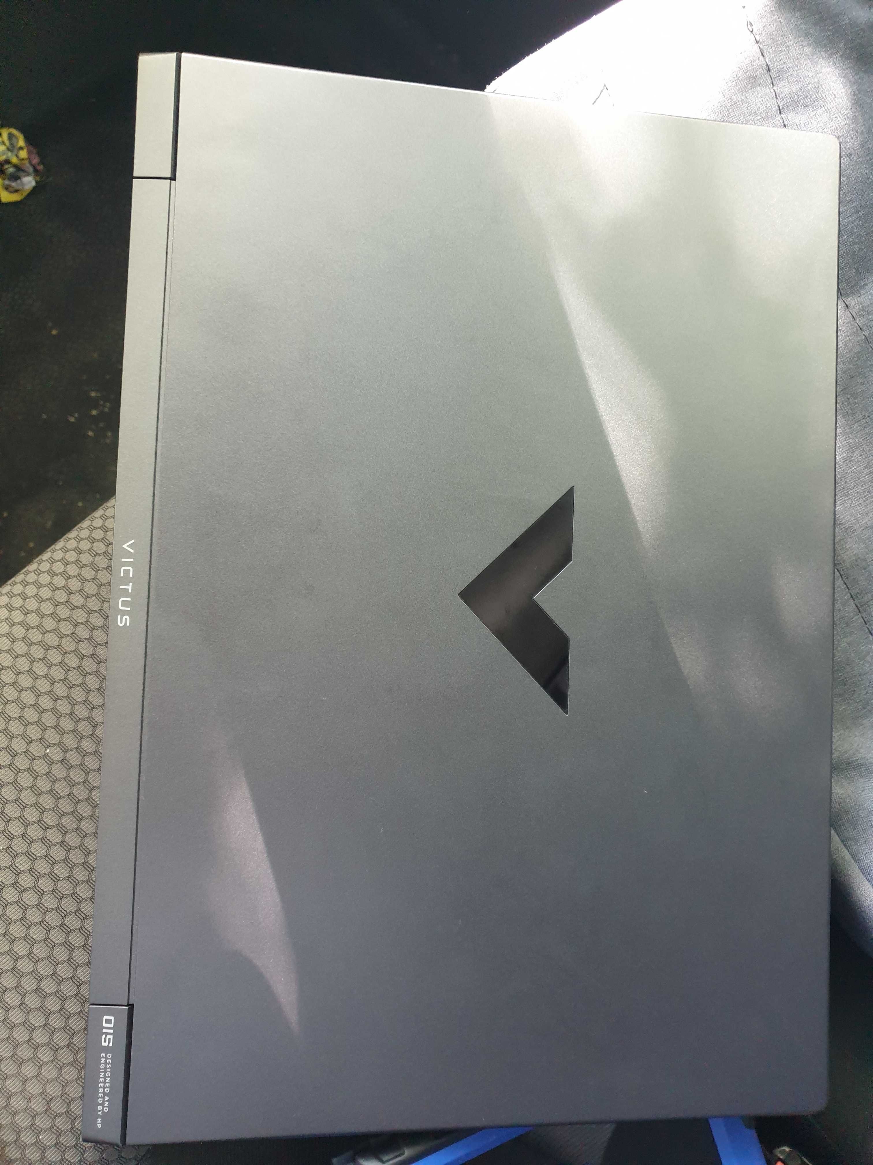 Vendo notebook HP Victus em excelente estado, ideal para jogos etc...