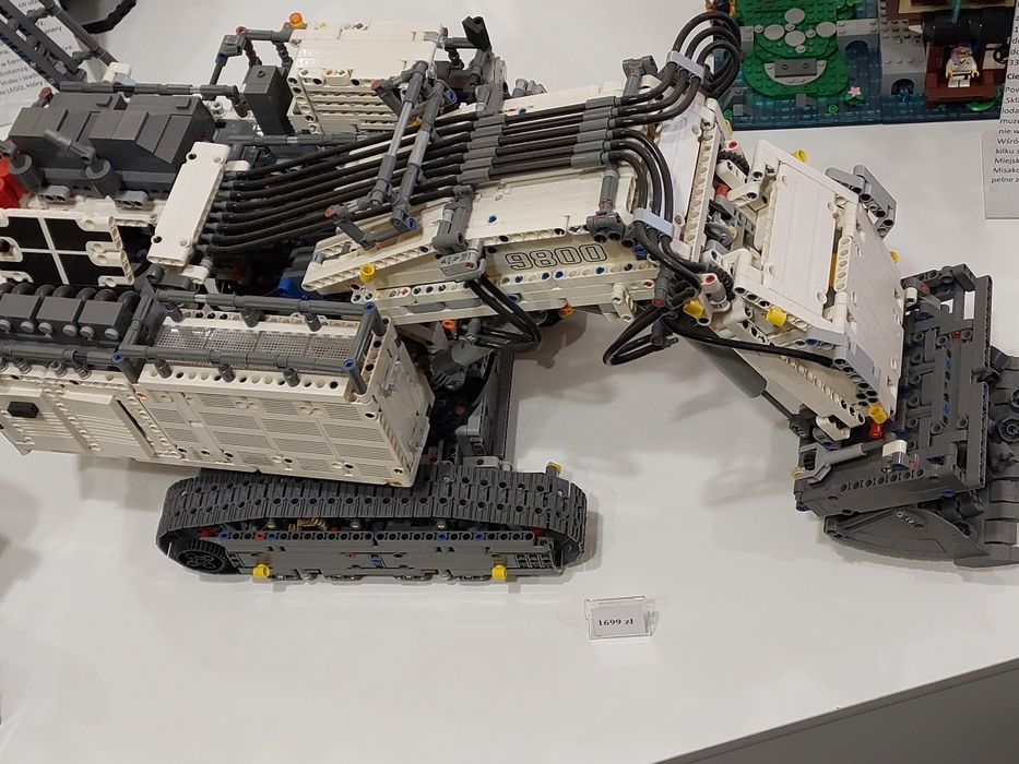 Lego zestaw używany Technic koparka-42100.