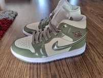 Nike Air Jordan 1 Mid SE