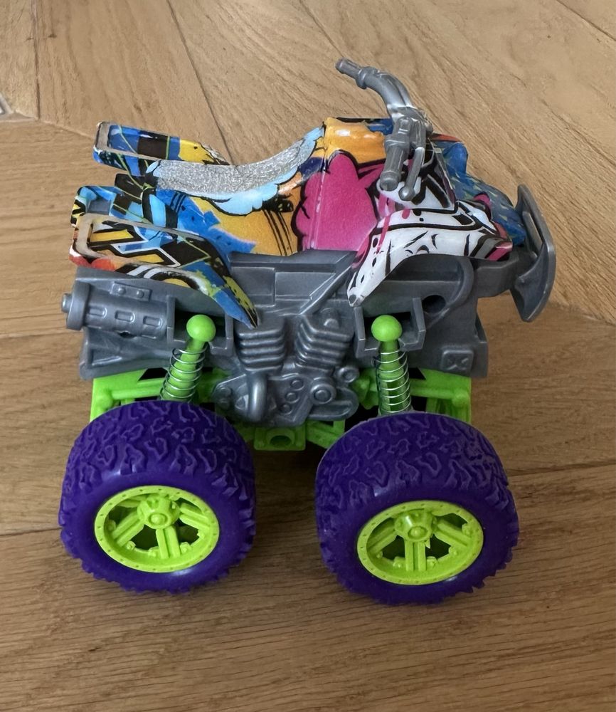 Pojazd quad motor