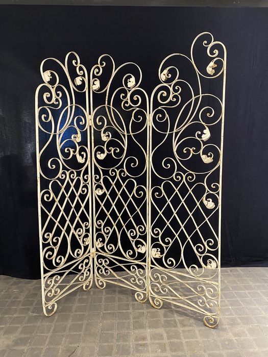 Biombo antigo em ferro