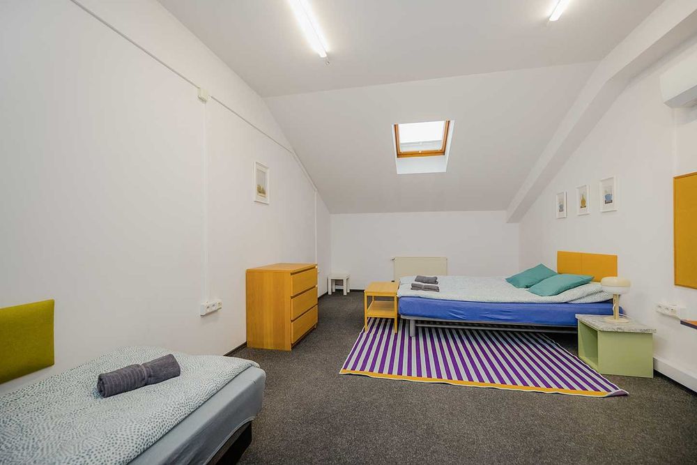 Mieszkanie 130m2  max 9 osób na poddaszu 3 sypialnie Klima Wifi Praga