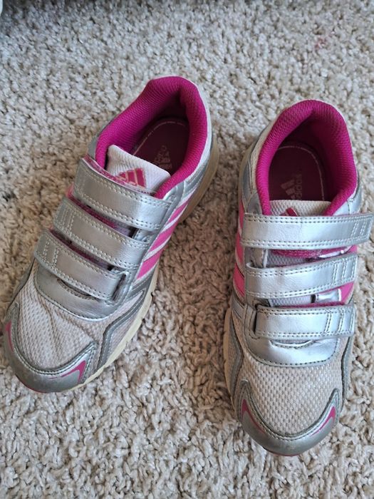 Кроссовки на девочку Adidas 32 р
