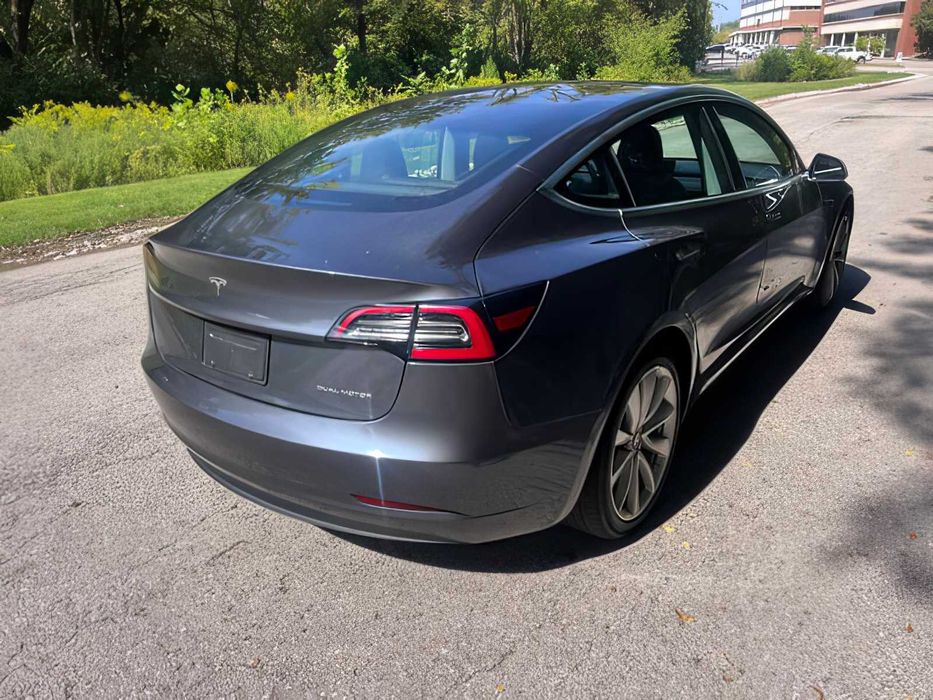 Tesla Model 3      2019