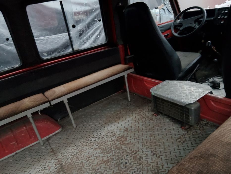 Honker iveco 4x4 9 osób Straż