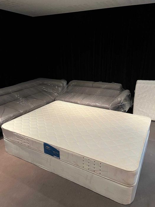 Vende-se Sommier de CASAL (quase novo) com colchão incluído