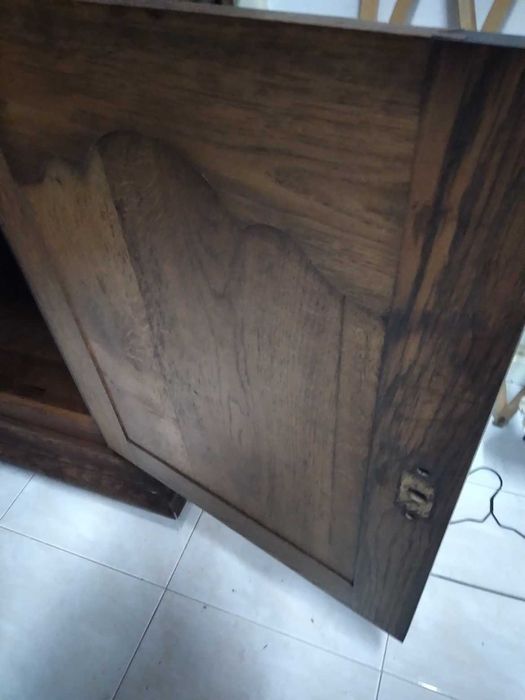 Móvel rústico de carvalho