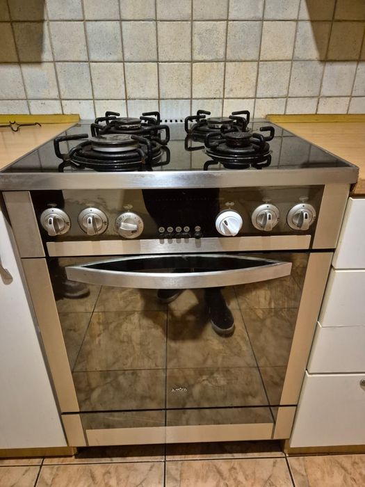 Kuchenka gazowa z piekarnikiem używana Amica