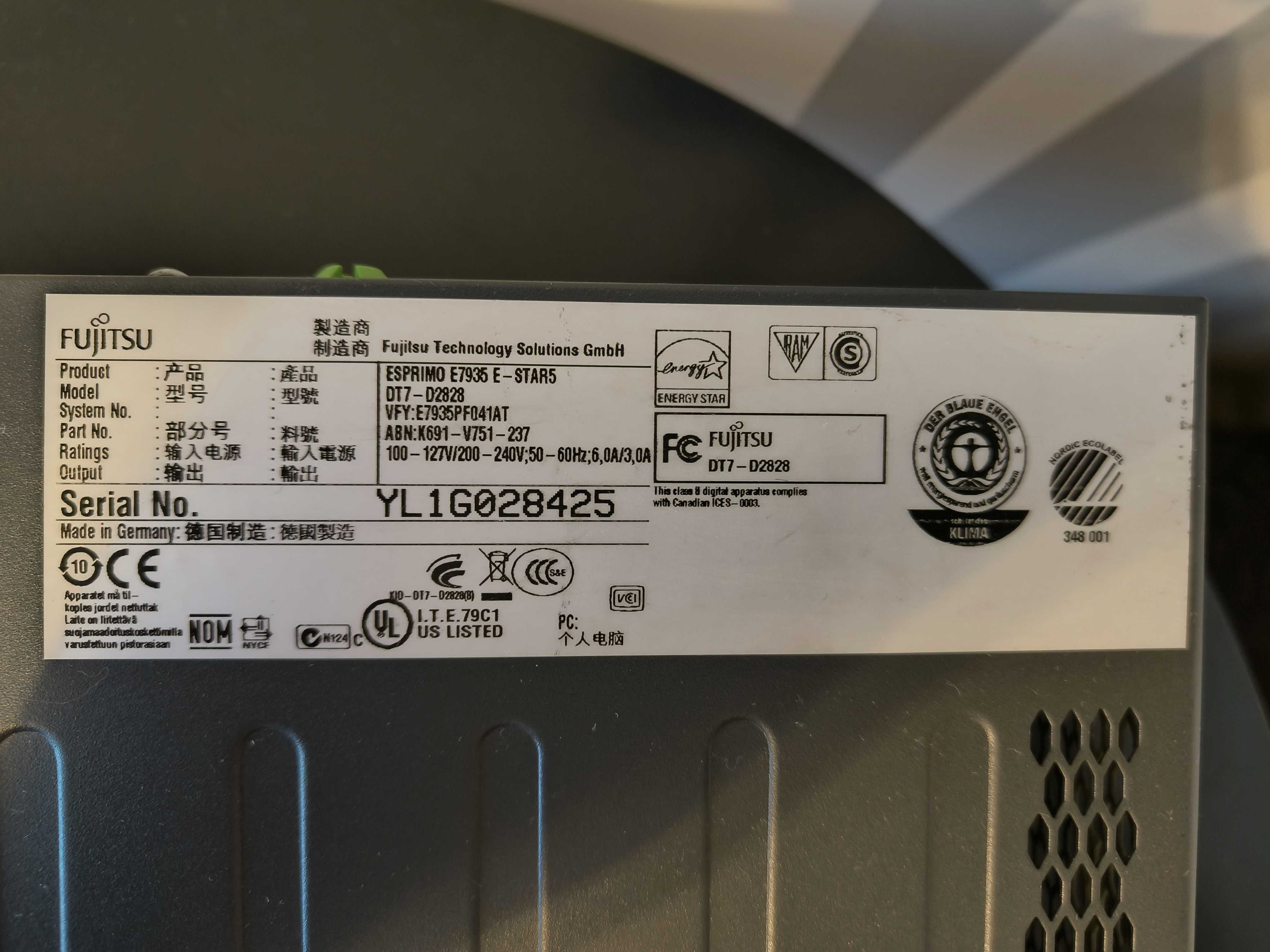 Komputer SFF Fujitsu Esprimo E7935 E z dyskiem SSD, WIndows 7