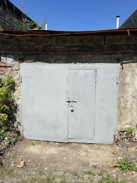 Продам цегляний гараж