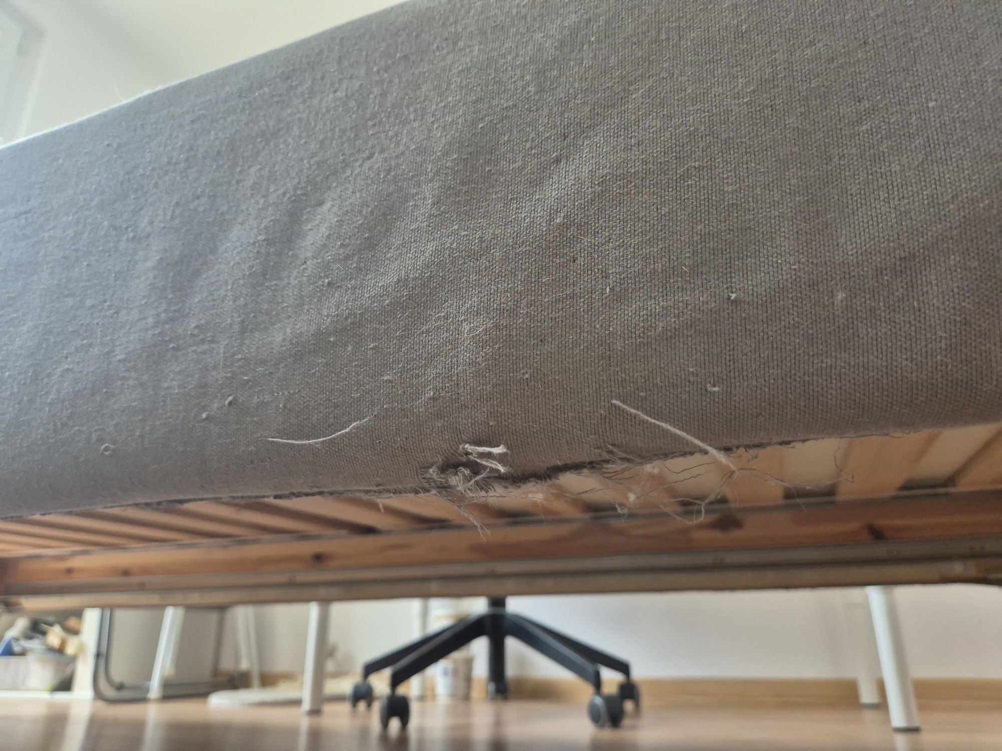 łóżko Ikea ESPEVAR podstawa ze sprężynami, nogami i pokryciem 90x200