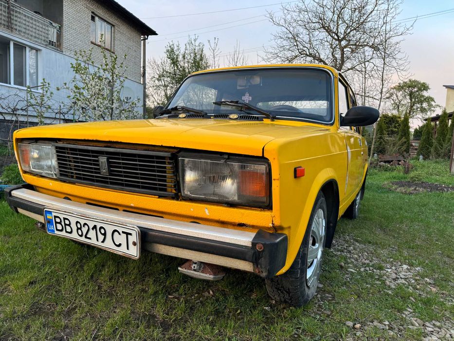Автомобіль ВАЗ 2105