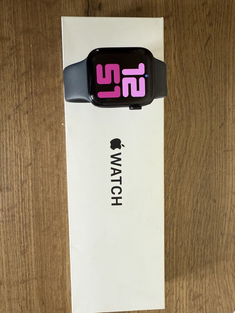 Apple Watch SE (2gen) 40 mm GPS jak nowy