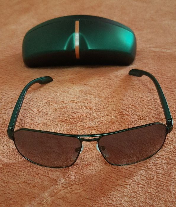 Сонцезахисні окуляри Prada