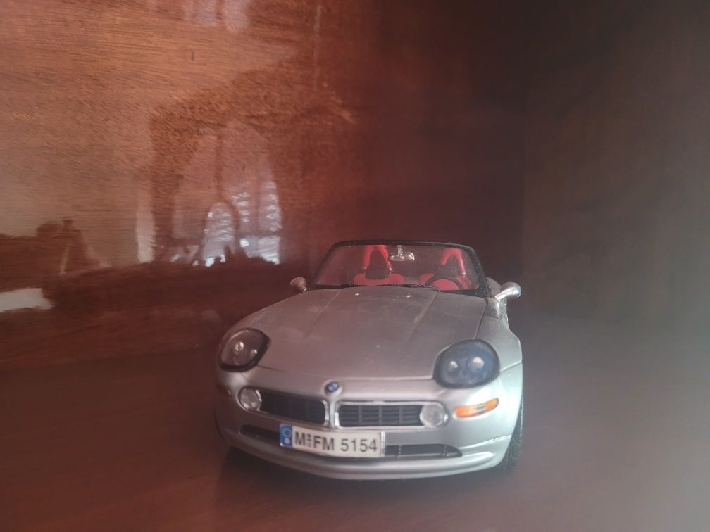 Miniatura 1:18 BMW Z8