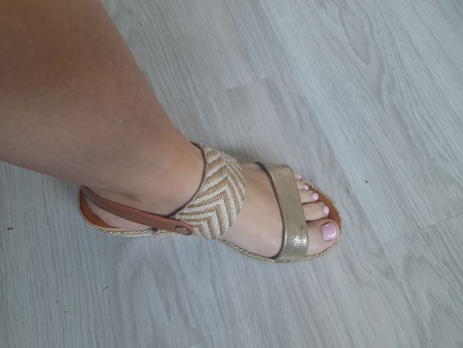 Sandaly  zlote r.36