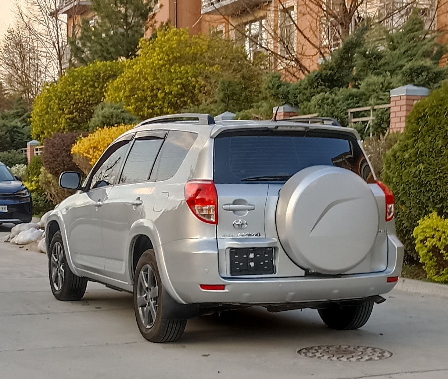 Toyota Rav4 2.4 avtomat gaz/benz