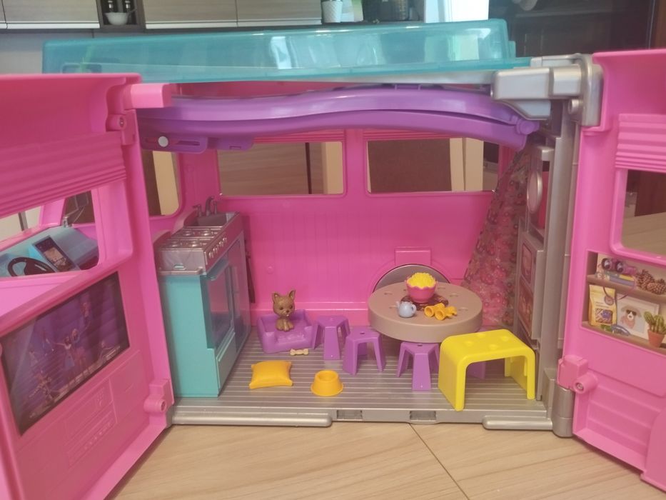BARBIE DREAM CAMPER Kamper Marzeń duży zestaw ze zjeżdżalnią i basenem