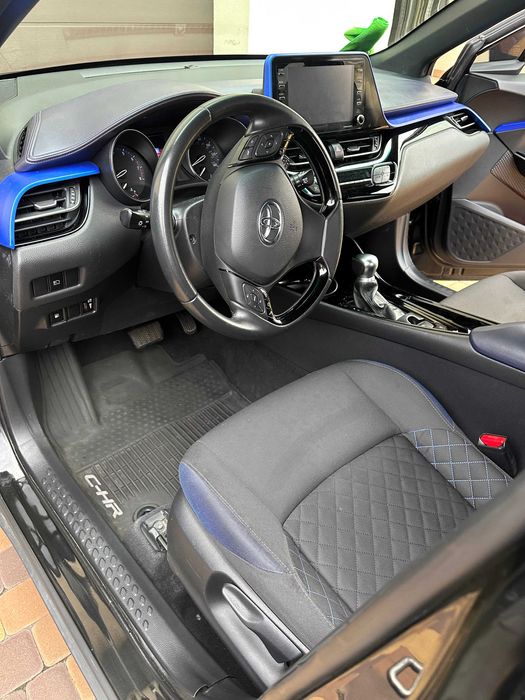 Автомобiль toyota chr 2020