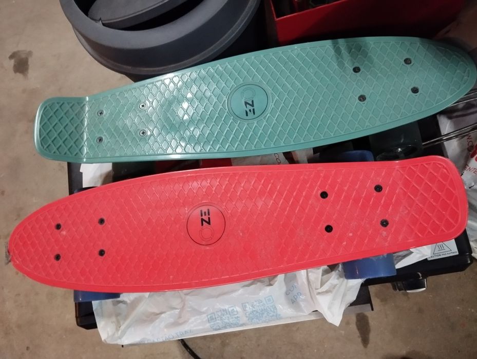 Dois skateboard pouco usados