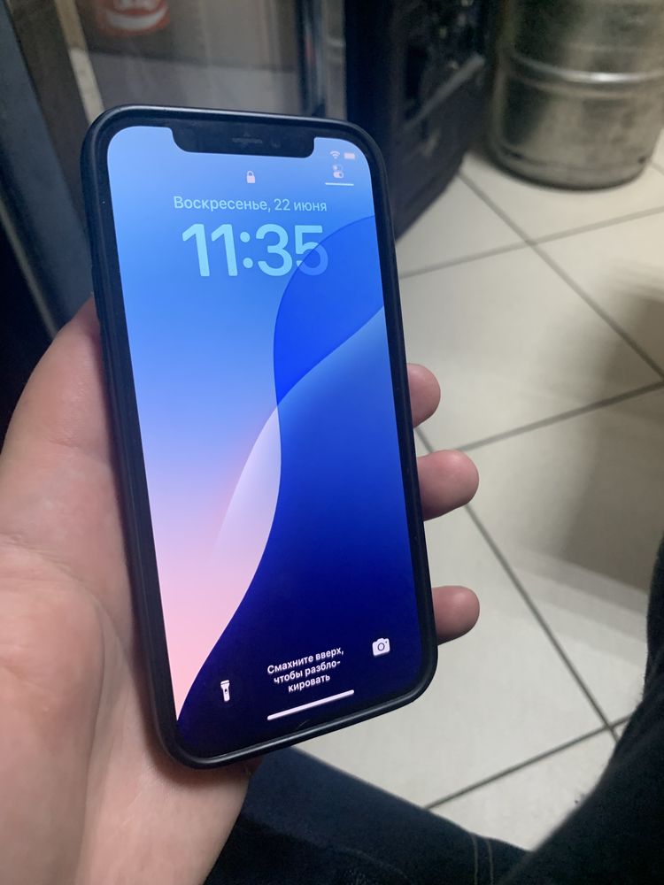 Iphone 12.