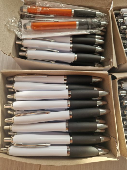 200 długopisów pstrykanych do zadruku