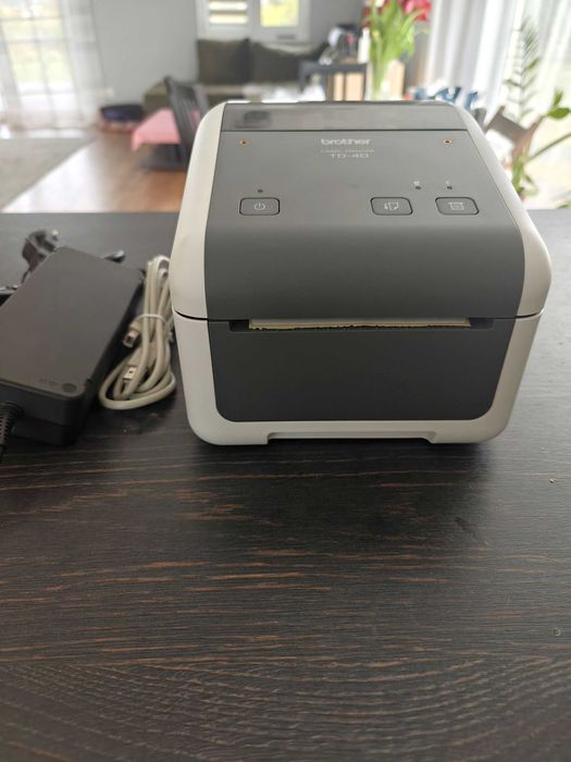 Drukarka termiczna Brother TD-4210D + 2 rolki etykiet (550+)