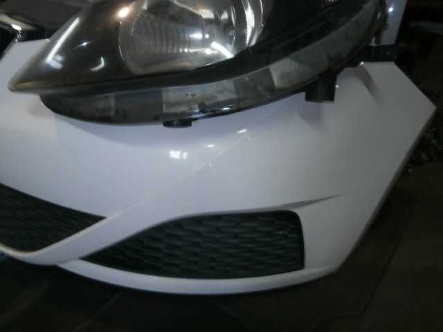 seat ibiza IV 08-012  zderzak biały LB9A
