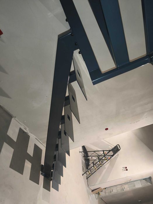 Schody metalowe,  Balustrady